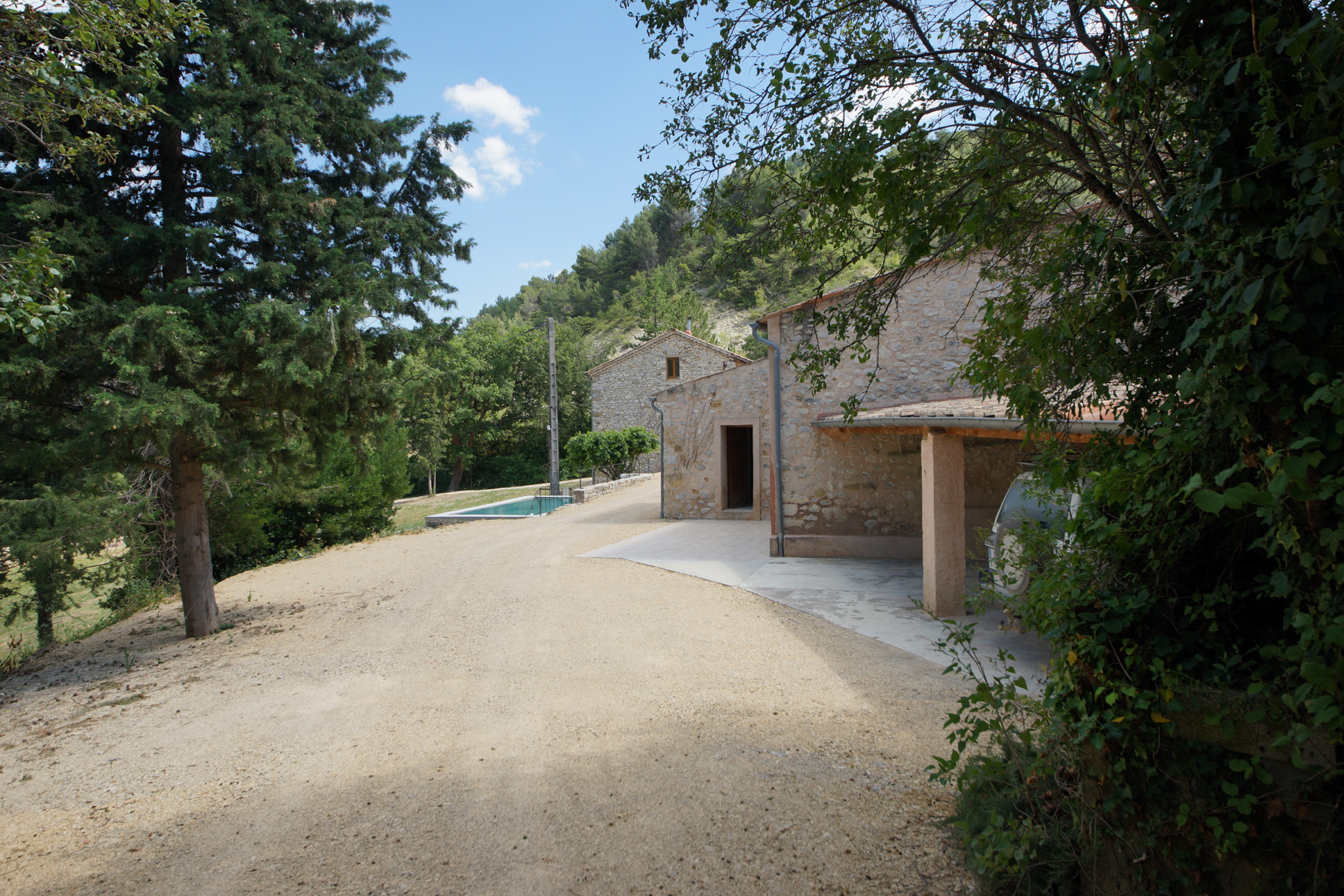 vente REGION BUIS LES BARONNIES / PROPRIETE EN PIERRES / TERRAIN 20HA