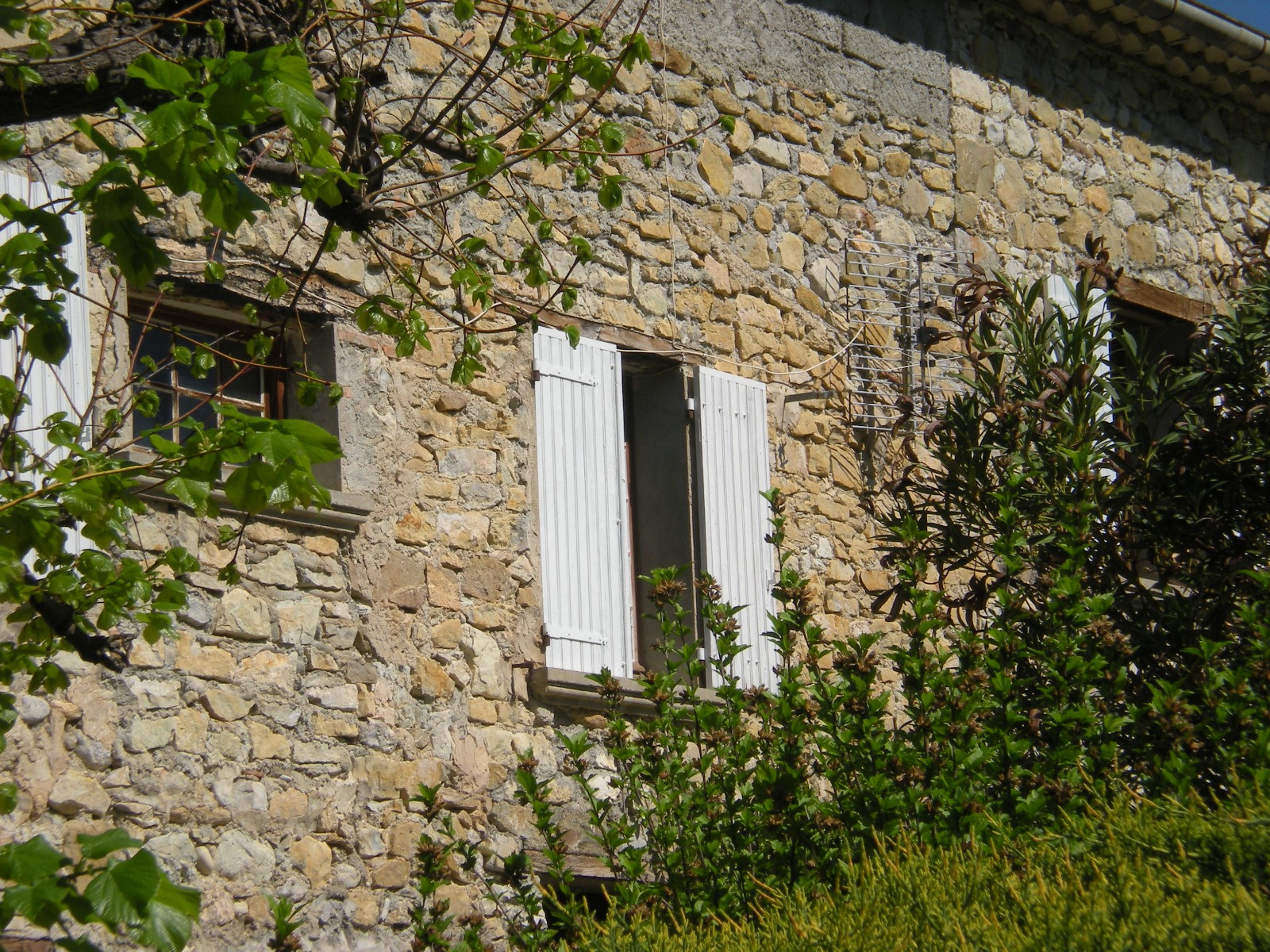 vente BUIS LES BARONNIES / AUTHENTIQUE FERME EN PIERRES / A RENOVER / SH200M² / DEPENDANCES