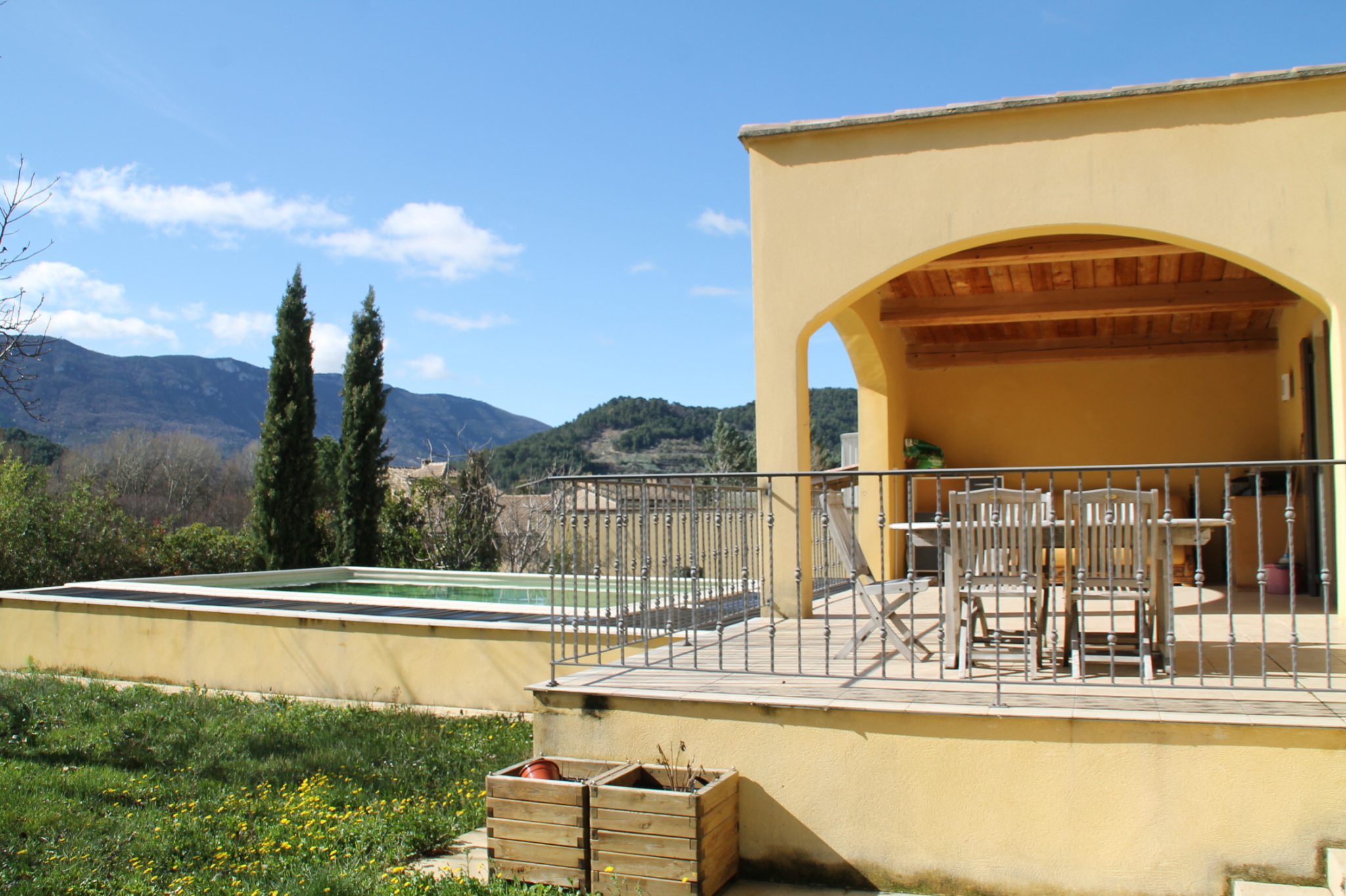 vente BUIS LES BARONNIES / VILLA SPACIEUSE / VUE SUPERBE / TERRAIN ET